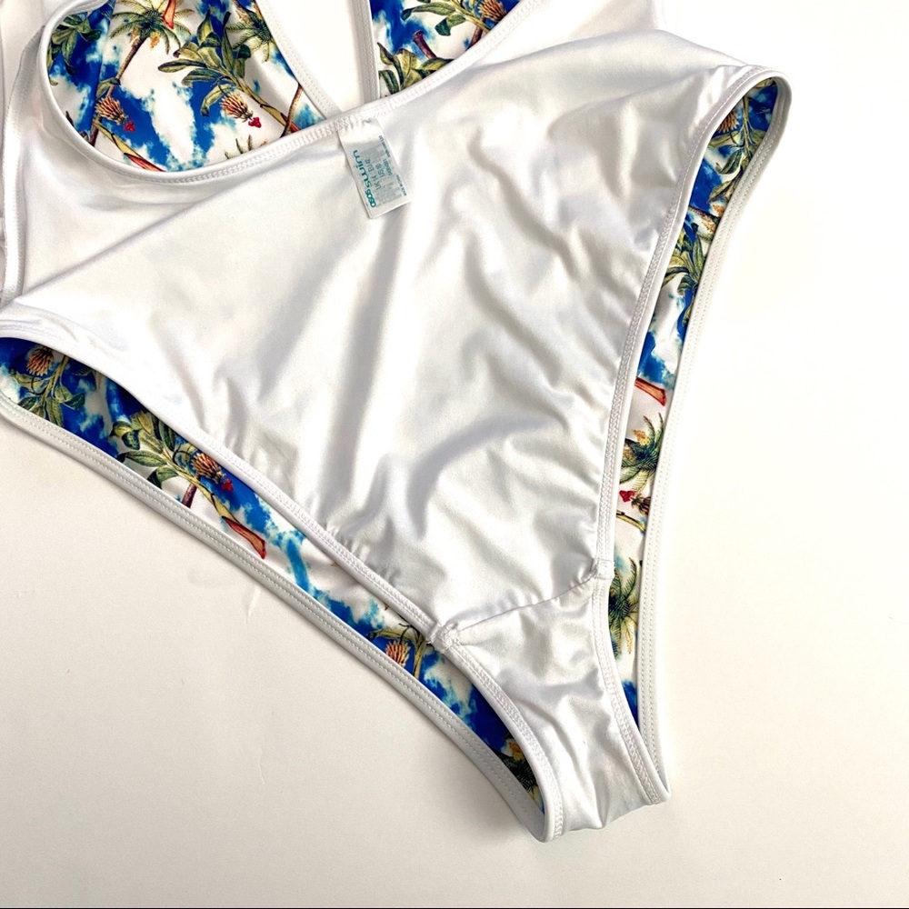 Deep V neck one piece swimsuit - Picture 12 of 14
